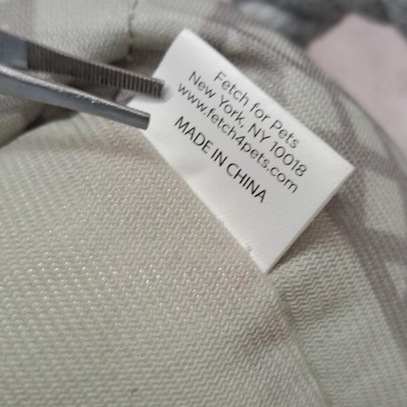 Universal Studios E.T. ET Dog Toy 8" Plush Squeaker Red Hoodie Basket Dogs - Picture 8 of 8